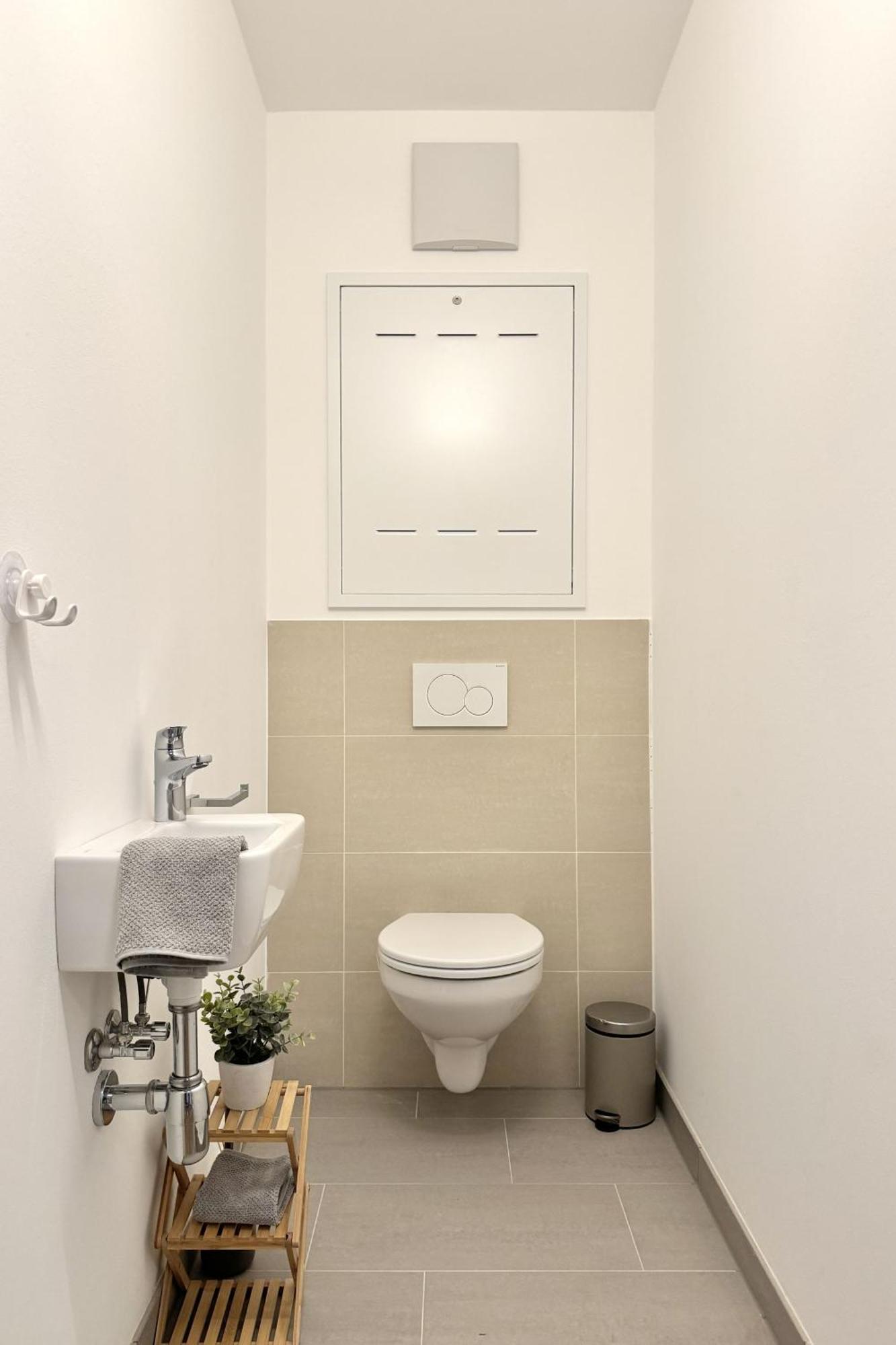 Modernes Studio Beim Domplatz Винер Нойщат Екстериор снимка